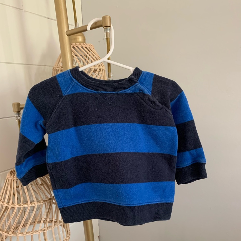 6-12 month Baby Gap sweatshirt
